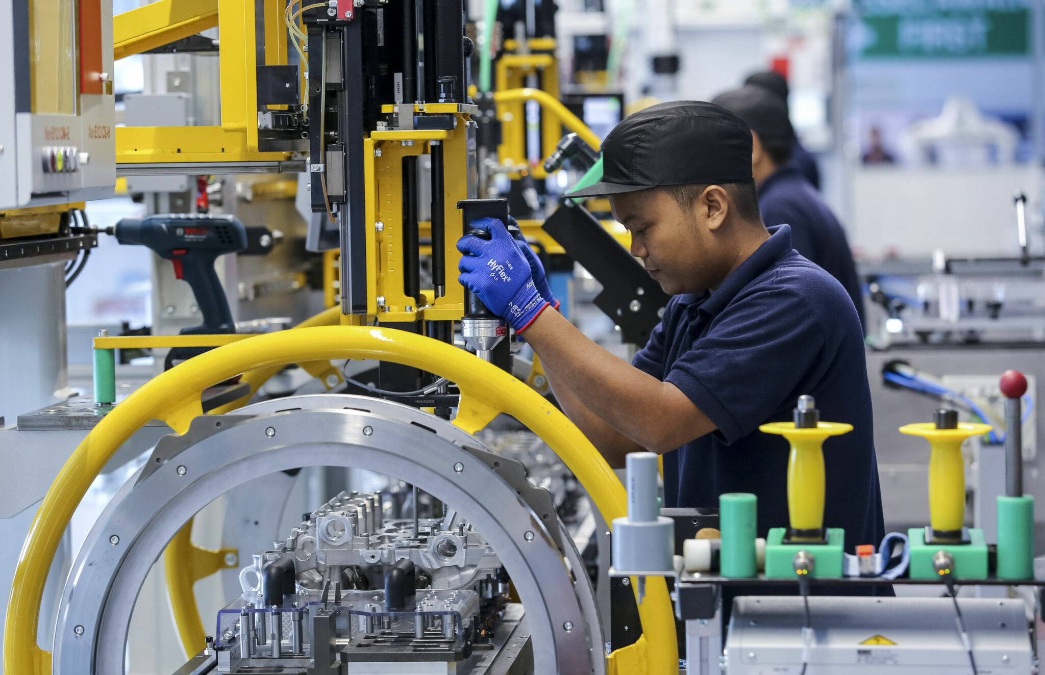 Malaysia’s labour productivity plunges for Q2 2020  HRM Asia  HRM Asia