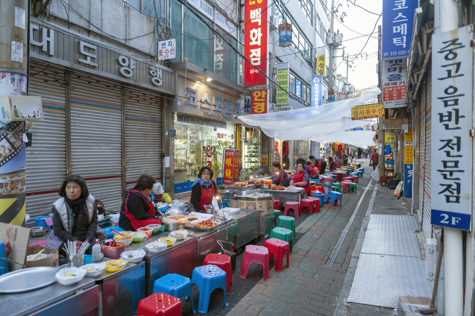 More unemployed and middle-aged South Koreans start small businesses ...