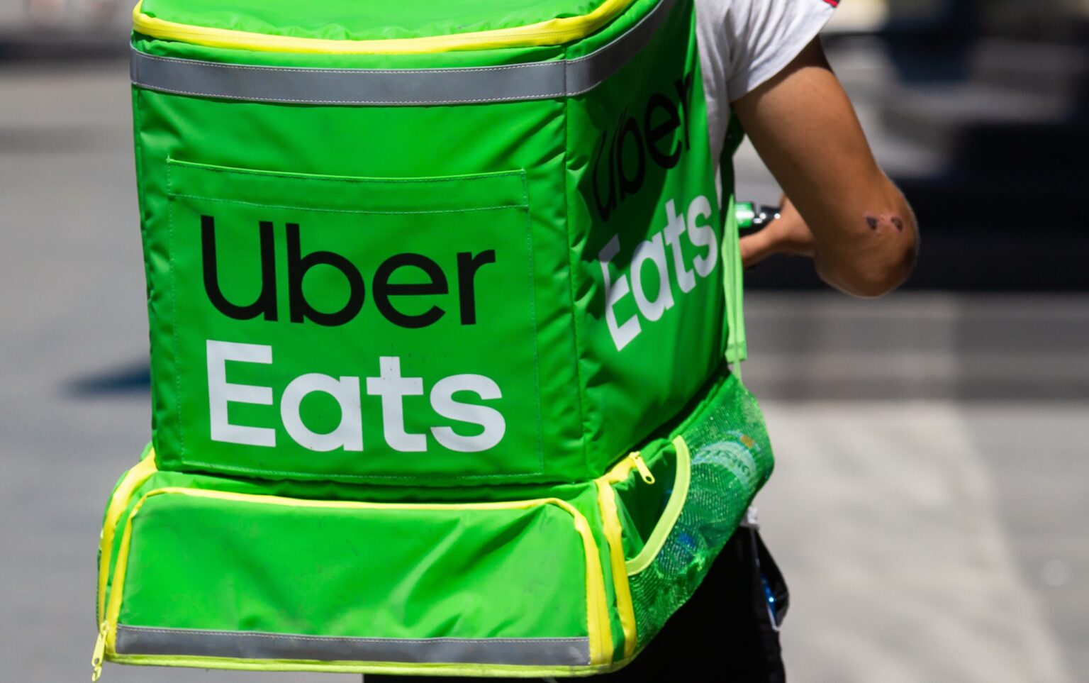 uber-eats-delivery-staff-in-tokyo-granted-worker-status-hrm-asia